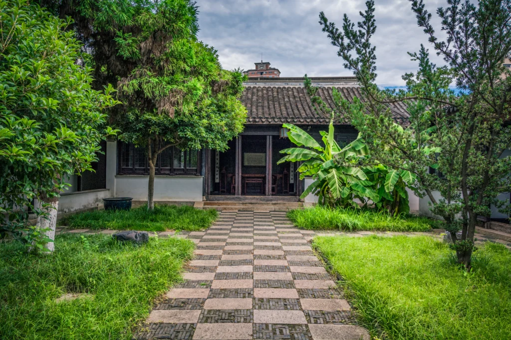 Front Lawn Landscape Ideas