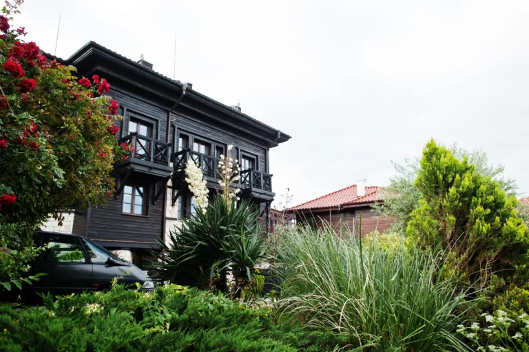 10 Genius Small Front Yard Landscaping Ideas That Will Save You Time and Money